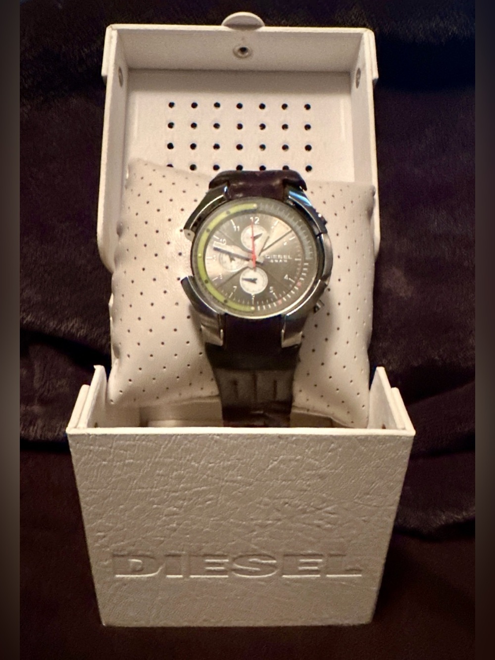 Diesel DZ-4128 Men's Watch with Green Accent and Orange Second Hand Preowned